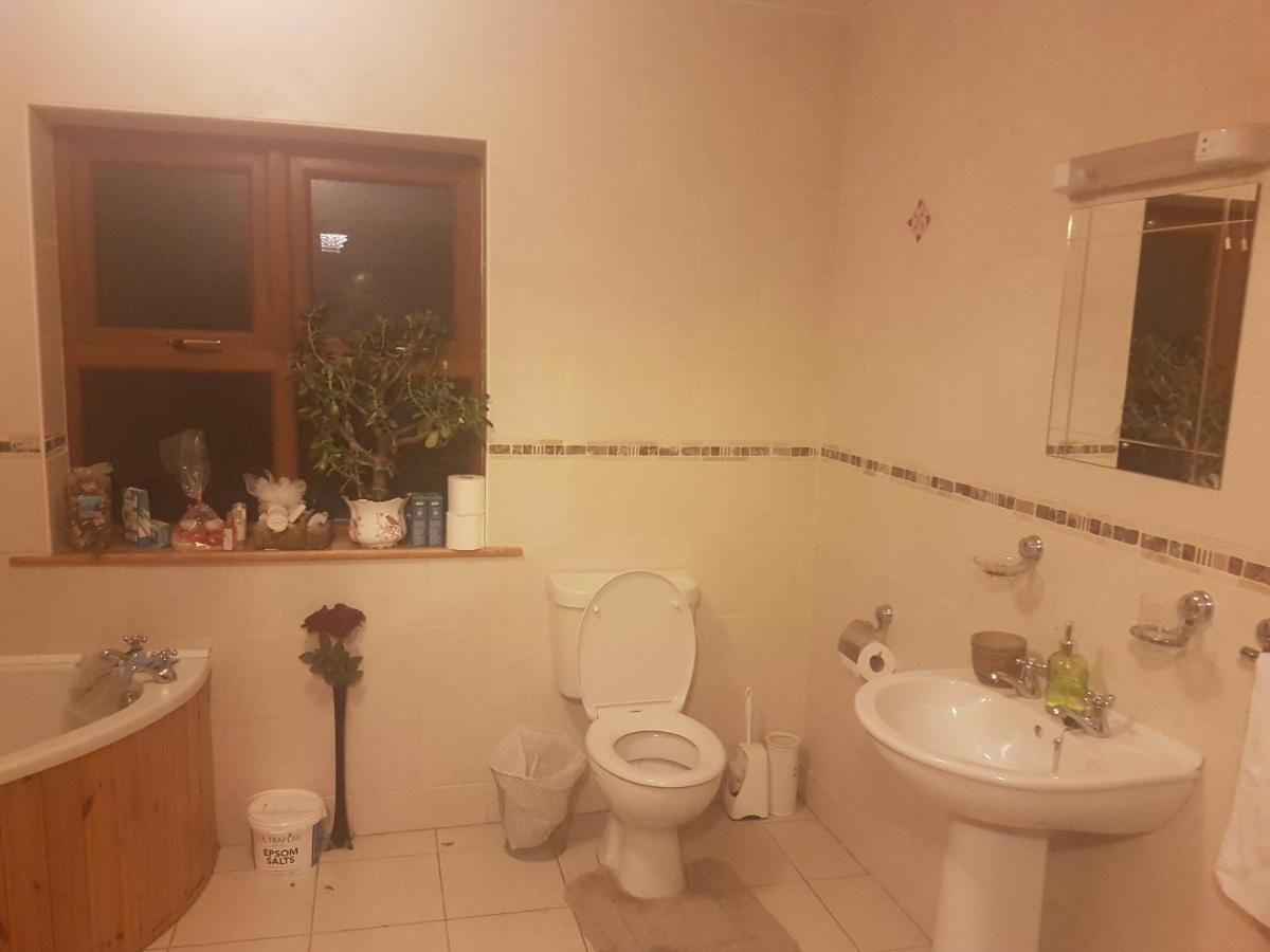 Отели типа «постель и завтрак» The Farmhouse Accomodation Клэрморрис