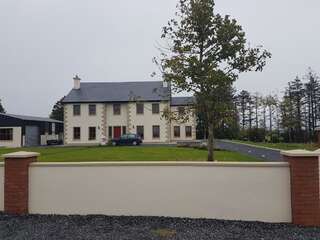 Отели типа «постель и завтрак» The Farmhouse Accomodation Клэрморрис-0